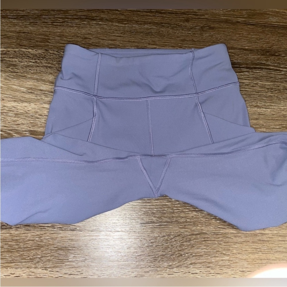 Lululemon Time To Sweat Crop 23" in Peri Purple Size 6 - Picture 6 of 7